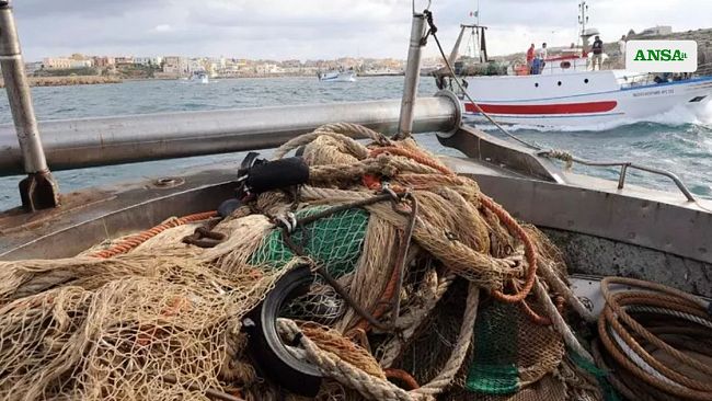 Mediterraneo senza pesci: pescatori di Lampedusa Lancialo l’allarme e chiedono il fermo biologico