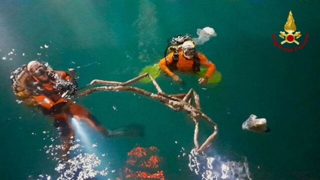 Cade in mare con l'auto: morto un anziano di Pantelleria