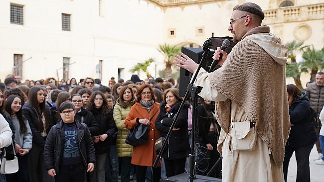 mazara-il-vescovo-giurdanella-incontra-i-preadolescenti-non-siete-soli