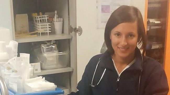 Castellammare, infermiera si tuffa nel fiume e rianima un uomo. Il plauso del Nursind