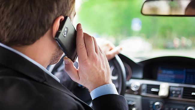 Trapani: Controlli della Polizia Municipale su uso cellulare durante guida