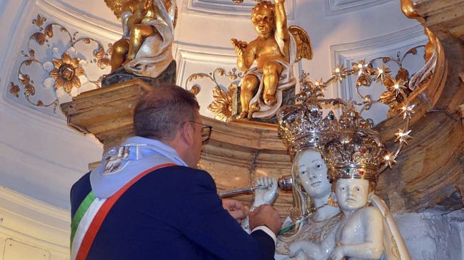 Castellammare, sì ai ceri accesi alla processione della Patrona