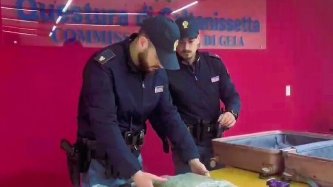 ​Teneva 3,5 chili di droga in garage, arrestato 25enne a Gela