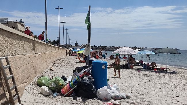 Mazara, nelle spiagge il festival della fornacella, della pizza e…dell’inciviltà   