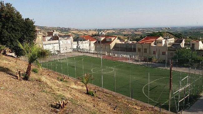Santa Ninfa. Affidato all'Ipsia il campo di calcetto