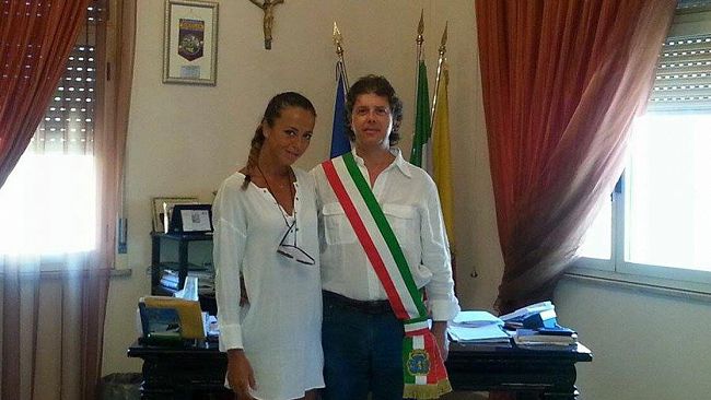CAMPOBELLO – I complimenti del sindaco Castiglione alla giovane atleta Rossella Bono, campionessa mondiale di WABBA