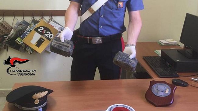 Trapani, altro ritrovamento di droga sulle coste trapanesi. Sequestro dei Carabinieri