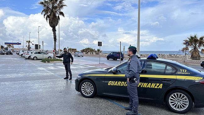 ​Trapani. Maxi-truffa a risparmiatori, sequestrati beni a ex direttrice di ufficio postale e altri indagati