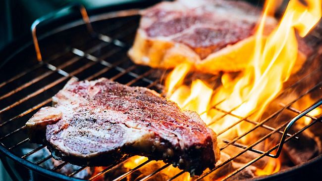 Un uomo anziano perde la vita per soffocamento durante una serata di grigliata con i parenti