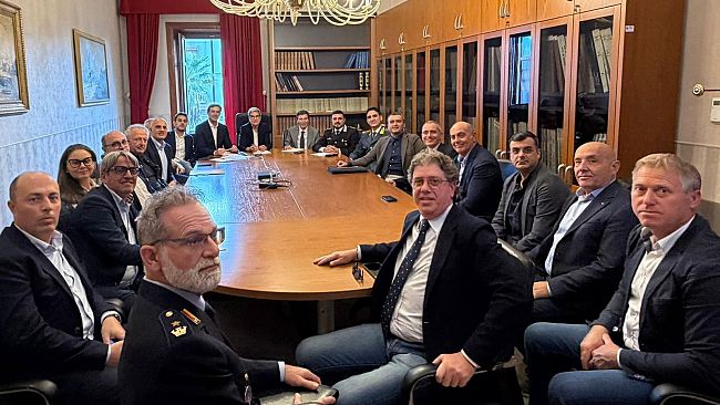 prefettura-di-trapani-tavolo-tecnico-sulla-sicurezza-in-agricoltura-campagna-olivicola-2025