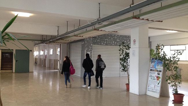 Mazara, furto nella notte al bar dell’Istituto Tecnico Industriale