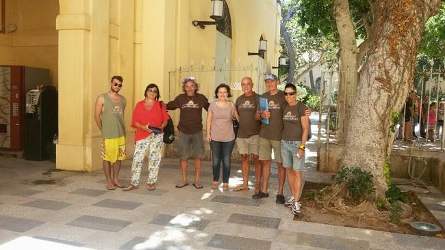 Alle Egadi un gruppo di canoisti per il giro delle isole della Sicilia