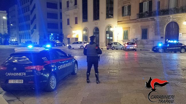 Controlli dei Carabinieri sulla circolazione stradale ed alle attività commerciali del centro storico
