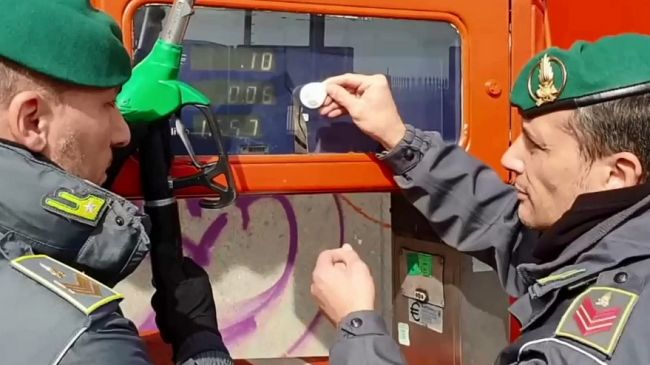 prezzo-carburanti-alle-stelle-la-guardia-di-finanza-avvia-controlli