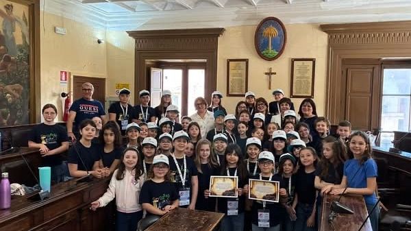 il-coro-doremi-ricevuto-a-palazzo-pignatelli-per-il-prestigioso-traguardo-al-sanremo-gef-2026
