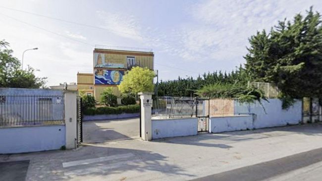 crollo-al-liceo-pascasino-di-marsala-cede-il-soffitto-in-segreteria-e-si-sfiora-il-dramma
