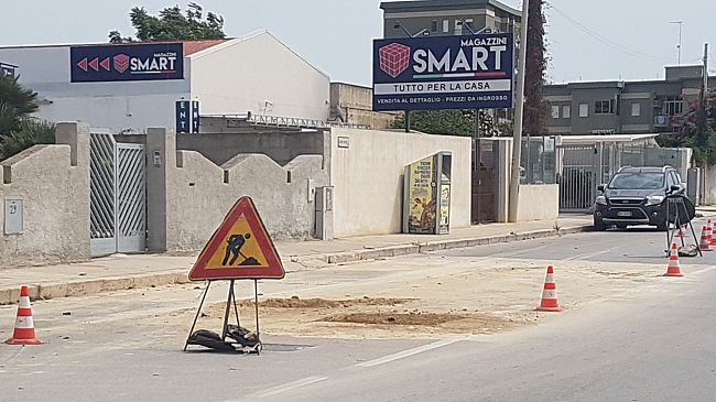 Da alcuni giorni interrotti dei lavori in un tratto del lungomare San Vito 