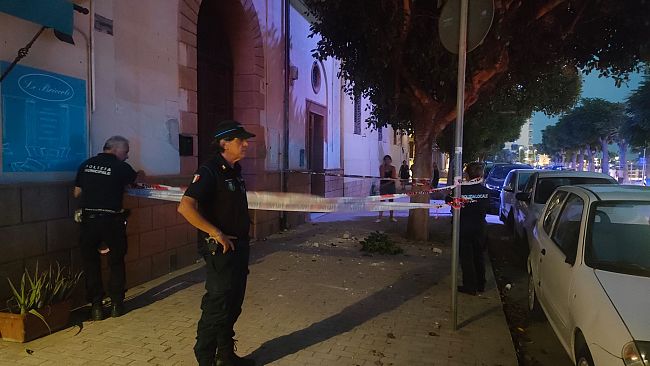 Mazara, crollo calcinacci da una casa del lungomare Hopps. Fortunatamente nessun ferito    