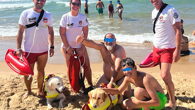 Balestrate, tre persone tratte in salvo ieri in mare dai cani bagnini Nala e Baloo