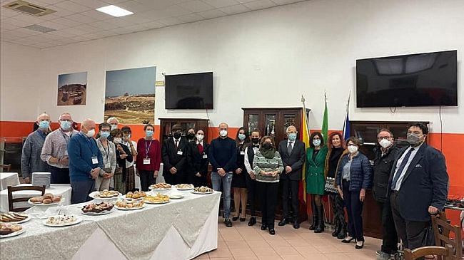 Convenzione del comune con  volontari madrelingua per l'inglese nelle scuole