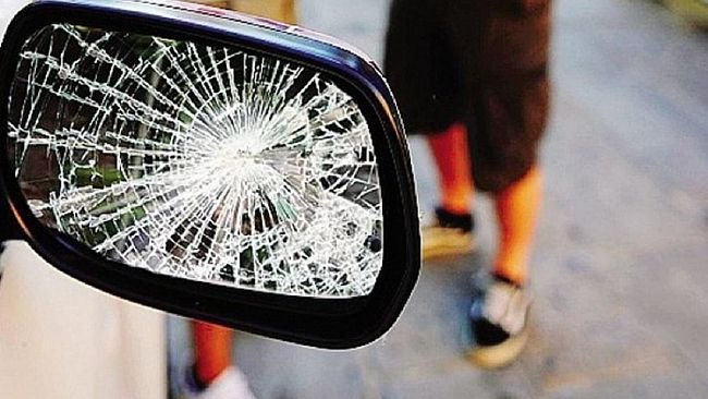 Trapani: la Polizia Stradale denuncia due malviventi catanesi per la “truffa dello specchietto”