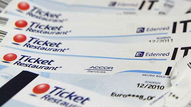 Misura interdittiva per ex dirigente Procura Marsala, usufruiva di buoni pasto “senza averne diritto”