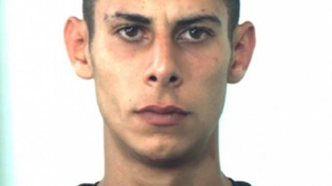 Trapani, arrestato due volte in 7 giorni. Evaso dai domiciliari riconosciuto da un carabiniere.