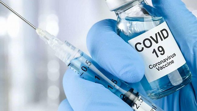 Vaccino anti Covid, grande annuncio di Pfizer: “Efficace al 90%”