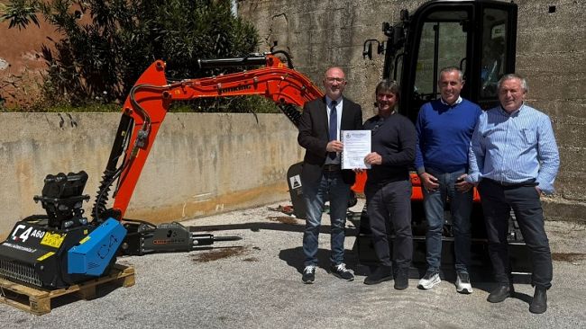 ​Custonaci, nuovo escavatore al Comune: “Consentirà interventi più rapidi”