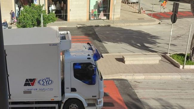 Via Fardella chiusa ma non per tutti 