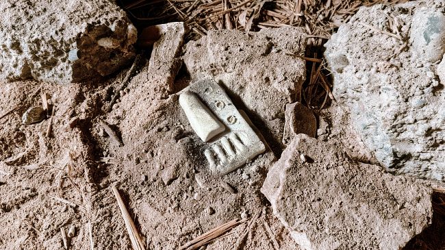 mazara-eccezionale-ritrovamento-a-miragliano-unantica-e-misteriosa-maschera-che-canta-al-vento