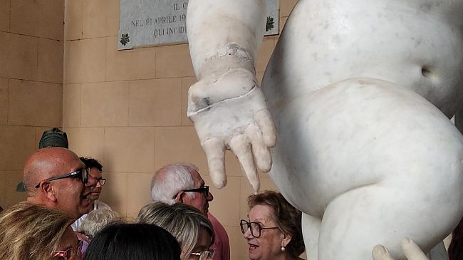 Atti vandalici sui putti del teatro Selinus, la denuncia di Archeoclub