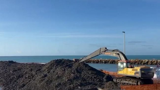 Il Sindaco Lentini dispone la rimozione della posidonia dal porto di Marinella