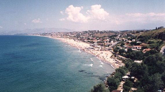 Castellammare, 3 mln di euro dalla Regione per il ripascimento della spiaggia Playa