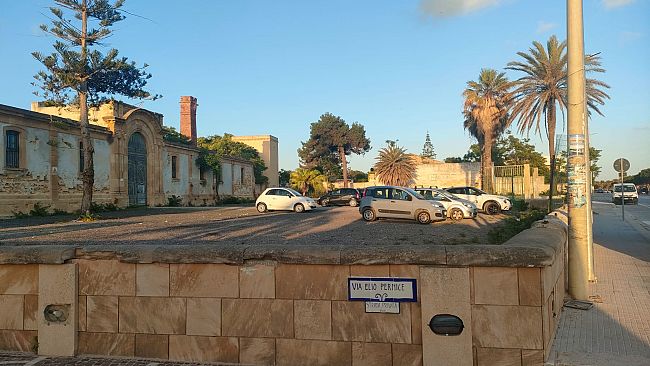 Mazara, parcheggio che vai parcheggiatore abusivo che trovi