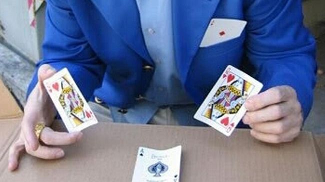 “Una punta di Sal”. A Mazara c’è molta passione per il “gioco delle tre carte”