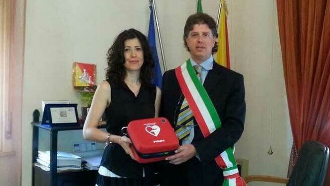 Donato al Comune un defibrillatore dall’associazione “Progetto Cuore Campobello”