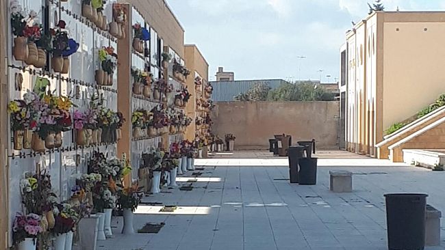 Mazara, notizie fresche e belle: cimitero nuovamente pulito grazie ai “cantieri di servizio”
