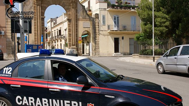 aggredisce-con-una-spranga-i-vigili-del-fuoco-intenti-a-spegnere-un-rogo-arrestato-43enne-a-castelvetrano