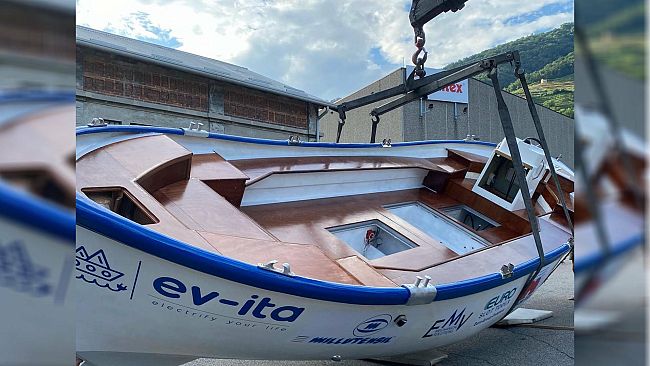 marettimo-varato-il-primo-gozzo-elettrico-delle-egadi