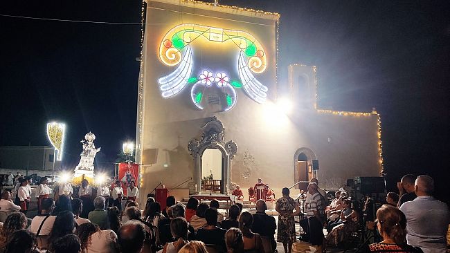 il-festino-di-san-vito-e-entrato-nel-vivo-la-tradizionale-processione-la-scorsa-notte-e-oggi-il-grande-corteo-storico