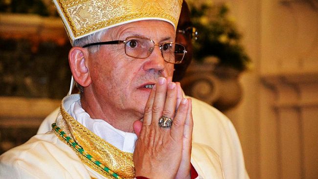 Il Vescovo Pietro Maria Fragnelli si sottopone ad intervento chirurgico: sospesi gli impegni pubblici
