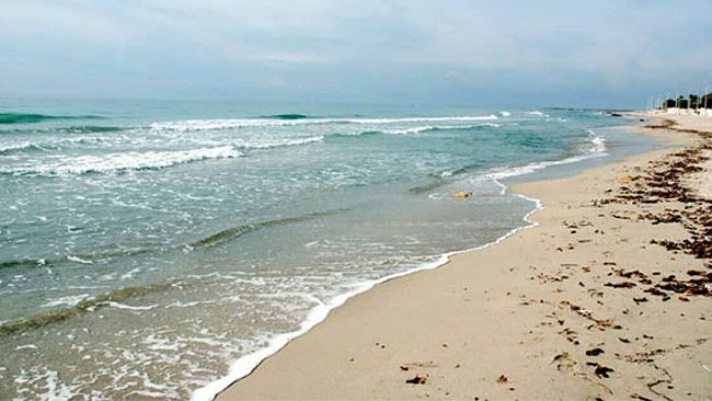 Sciacca, volontari puliscono la spiaggia e trovano dell'hashish
