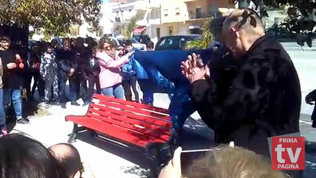 VIDEO – Inaugurata dal Lions Club Salemi – Valle del Belice la prima panchina rossa a Santa Ninfa