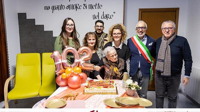 Nonna Enza Ribecca compie 102 anni e festeggia alla comunità Ohana