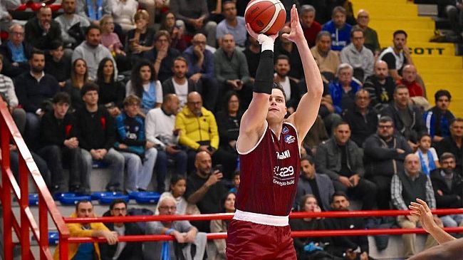 basket-lba-napolibasket-trapani-shark-46-44-allintervallo