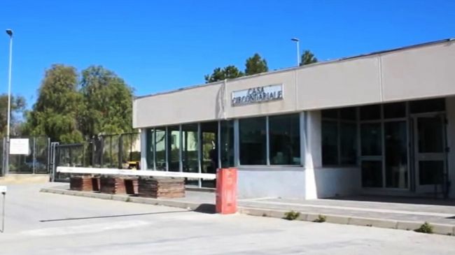 Aggrediti e feriti tre poliziotti nel carcere di Agrigento, “è diventato un campo di battaglia”