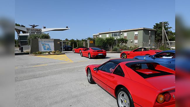 Misiliscemi. Il 37^ stormo ha ospitato la visita dei club Ferrari della Sicilia occidentale il 24 maggio 