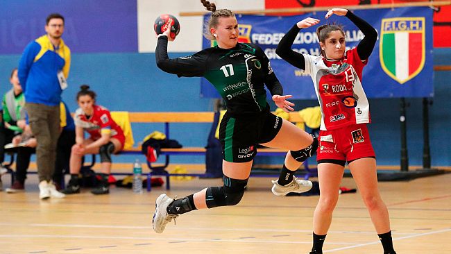 Handball Erice, vittoria casalinga contro il Leno