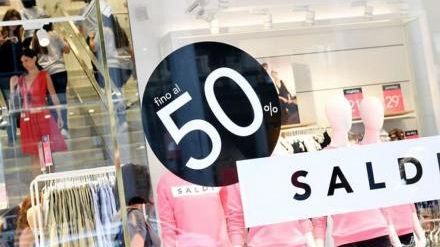 Sicilia, il 2 gennaio 2022 inizio saldi invernali